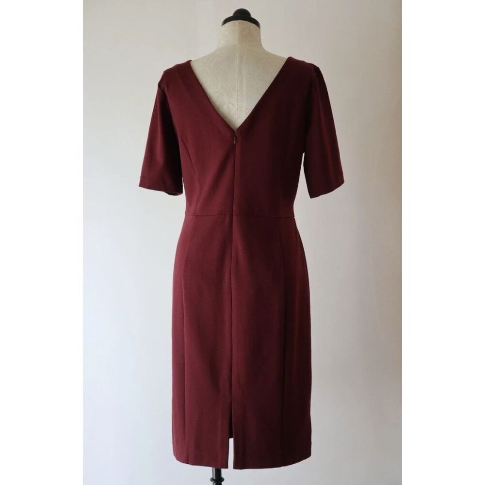 Ann Taylor Ponte Knit V-Back Short Sleeve Stretch Sheath Dress Burgundy Size 4 - Picture 2 of 12